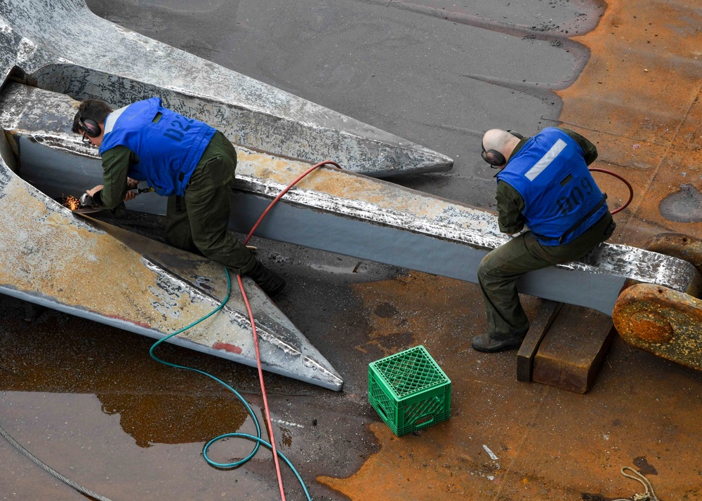 USS Hershel &quot;Woody&quot; Williams maintenance in Croatia