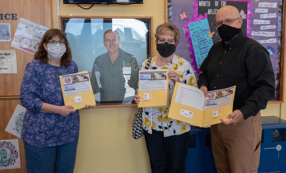 Stephensen Family tours Stephensen Elementary