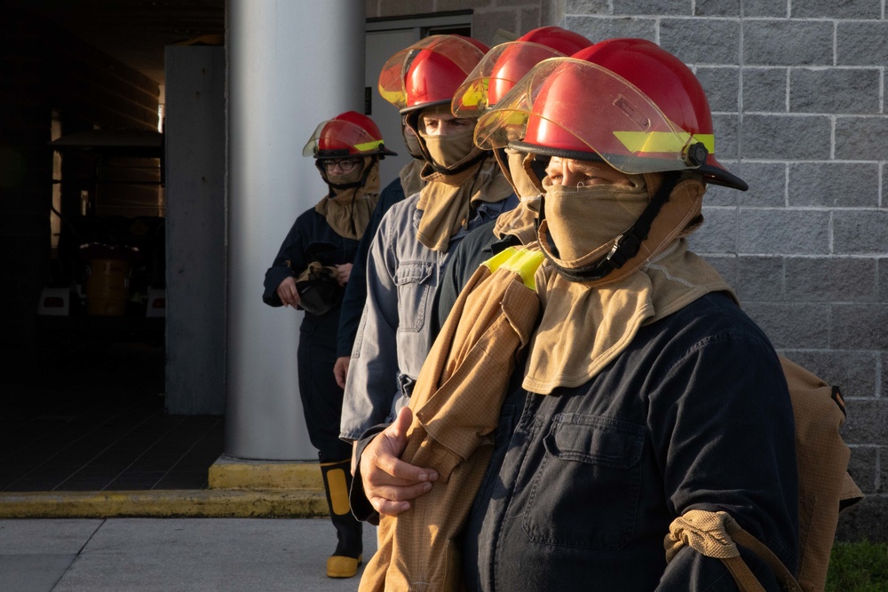 Sailors Participate in Advanced Shipboard Firefighting Training