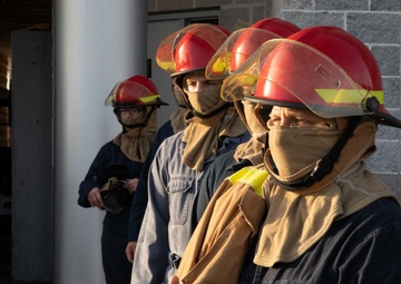 Sailors Participate in Advanced Shipboard Firefighting Training