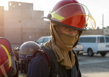 Sailors Participate in Advanced Shipboard Firefighting Training