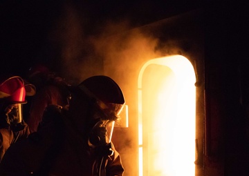 Sailors Participate in Advanced Shipboard Firefighting Training