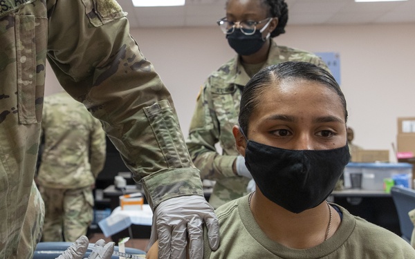 2-30 IN Soldiers receive COVID-19 vaccine