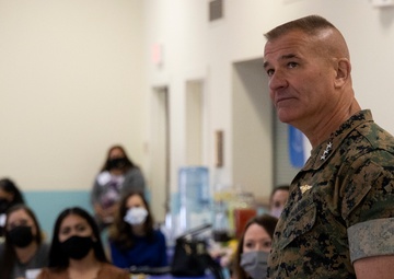 I MEF Commanding General speaks at Leadership Education Seminar