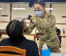 Reservists Step Up On Navy Installation to Help Passengers Meet Testing Requirement