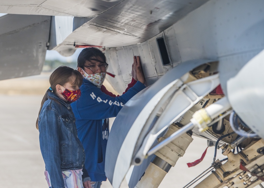 Civil Air Patrol Visits PACAF F-16 Demo Team