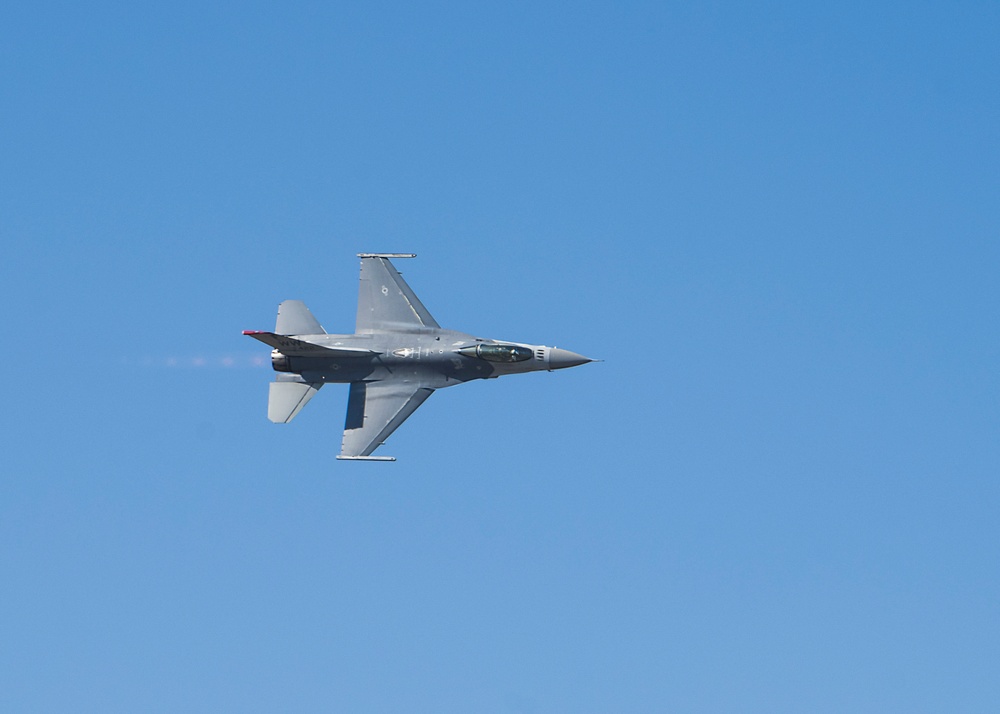 Civil Air Patrol Visits PACAF F-16 Demo Team