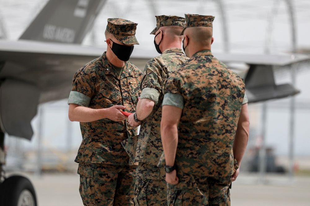 VMFA-121 Change Of Command Ceremony