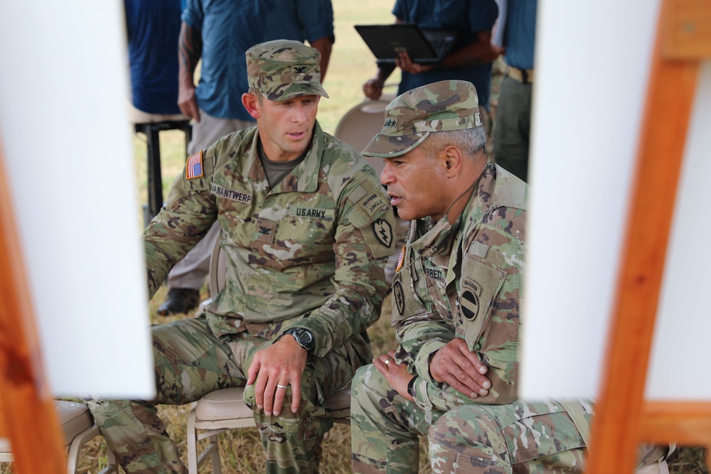 FORSCOM Commander visits 25th ID