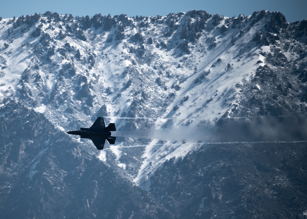 F-35 Demo Team rocks Utah skies for April practices