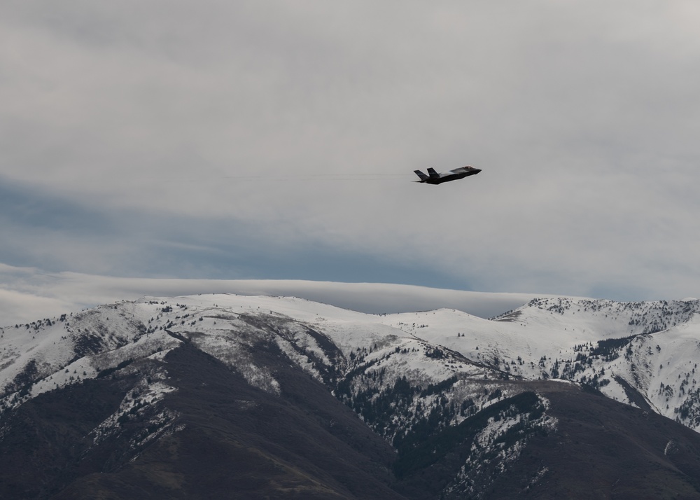 F-35 Demo Team rocks Utah skies for April practices