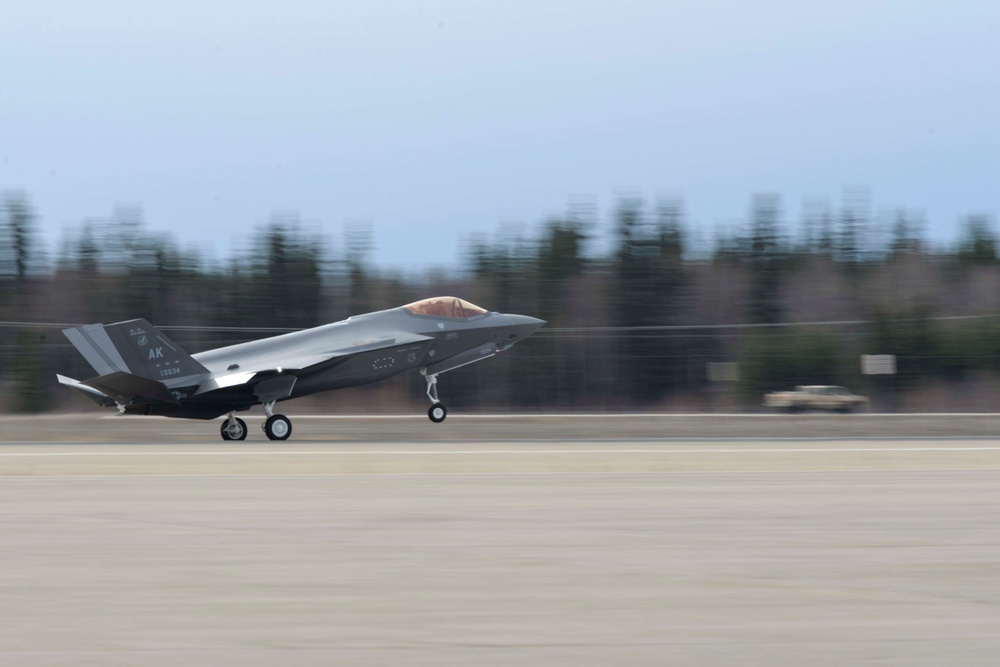 Incoming: 355th Fighter Squadron receives its first F-35A Lightning IIs