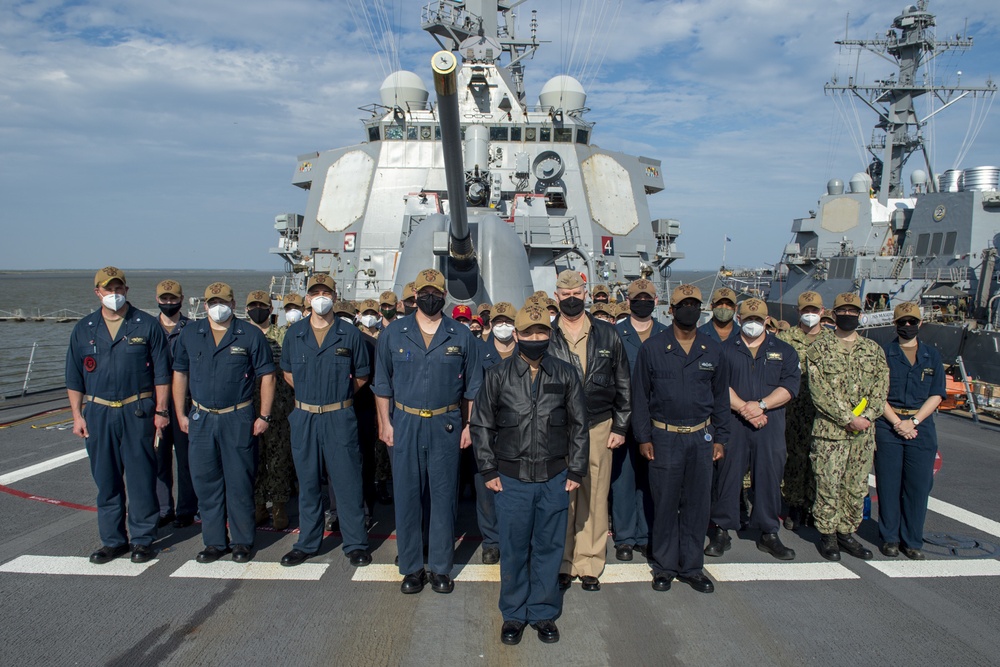 Ensign Kwon Earns His Surface Warfare Officer Pin