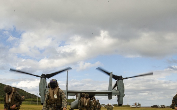 HQBN MCBH, VMM-268 conduct flight familiarization