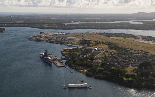 HQBN MCBH, VMM-268 conduct flight familiarization