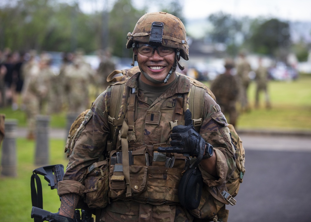 25th ID Light Fighters earn EIB/ESB