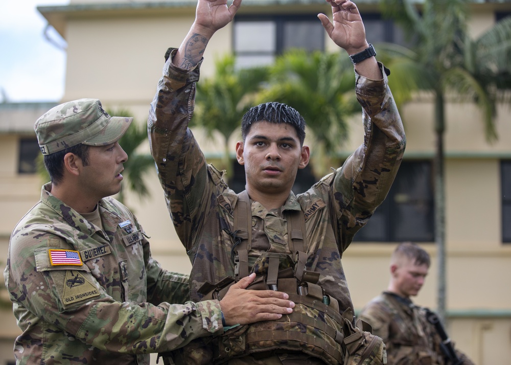 25th ID Light Fighters earn EIB/ESB