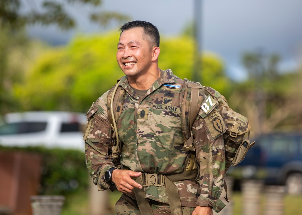 25th ID Light Fighters earn EIB/ESB