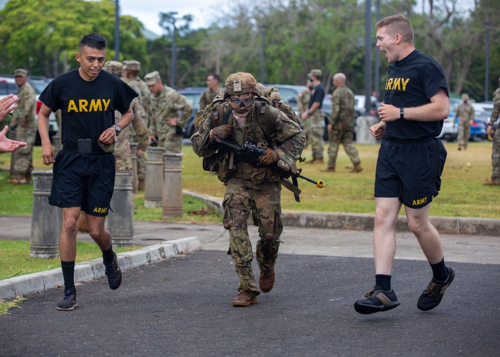 25th ID Light Fighters earn EIB/ESB