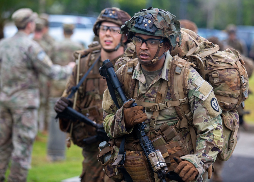 25th ID Light Fighters earn EIB/ESB