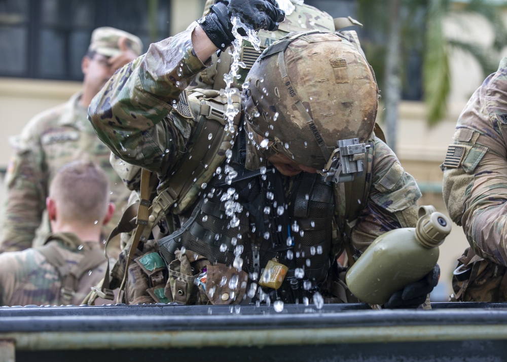 25th ID Light Fighters earn EIB/ESB