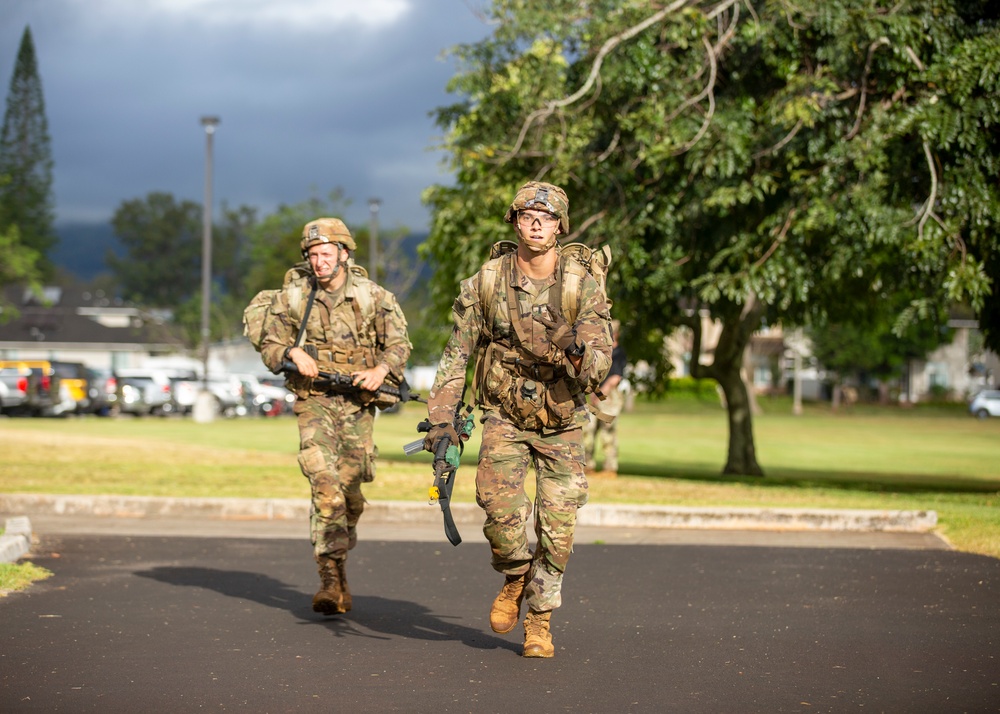 25th ID Light Fighters earn EIB/ESB