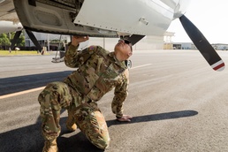 USARCENT and SCARNG Chief Warrant Officers partner on a flight mission