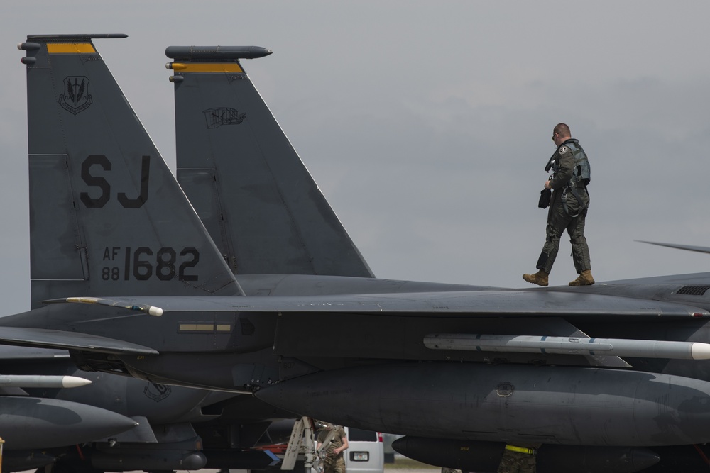 Aircraft arrive at Tyndall for AGILE FLAG 21-1