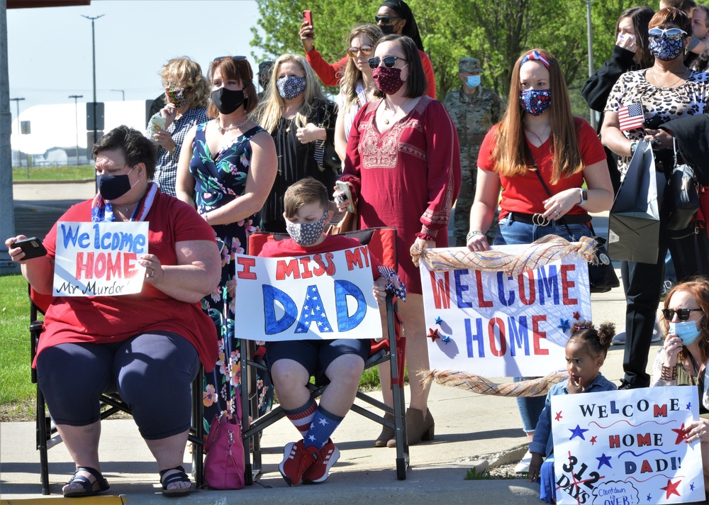 Illinois Army National Guard Soldiers Return From Ukraine