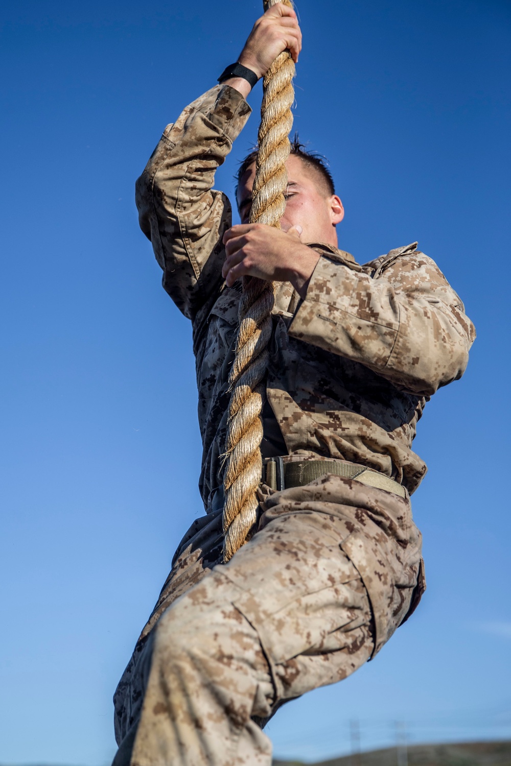 Recon Marines, sailors take on Recon Challenge