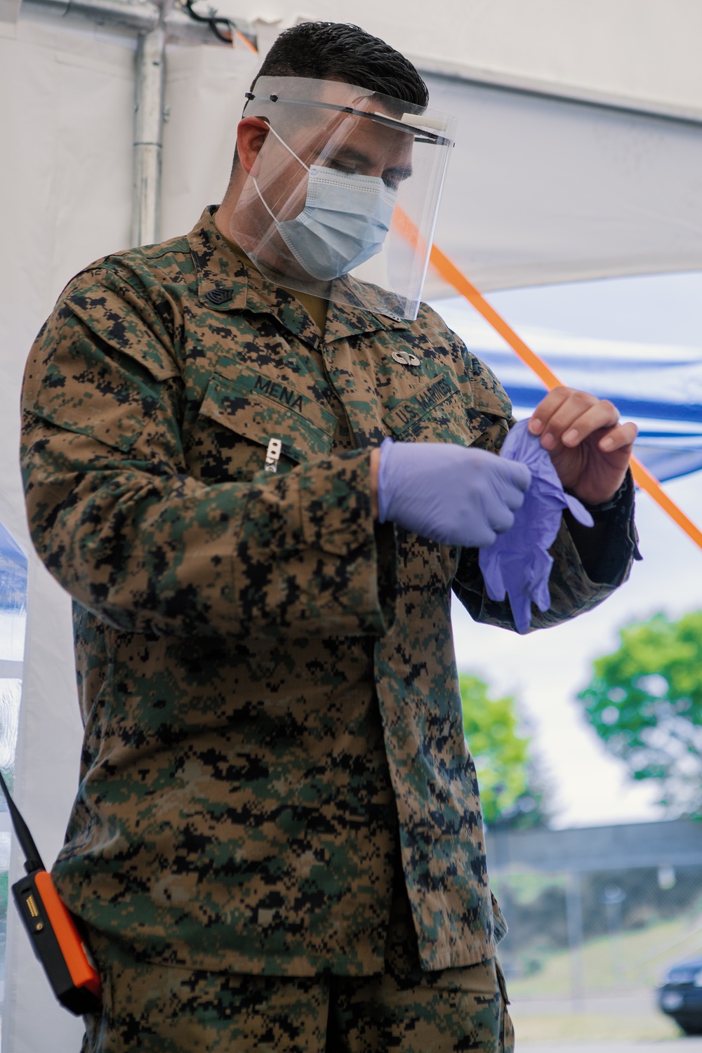 US Marine Senior Enlisted Advisor Vaccinates US Navy Officer