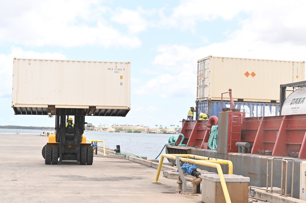 NAVSUP FLC Pearl Harbor Ocean Terminal Performs Wake Island Barge Support Onload