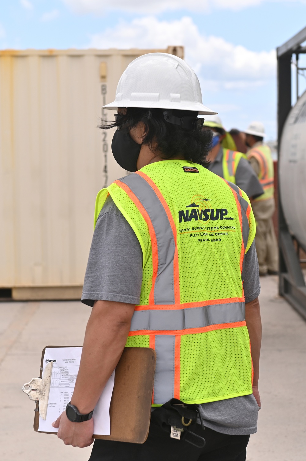 NAVSUP FLC Pearl Harbor Ocean Terminal Performs Wake Island Barge Support Onload