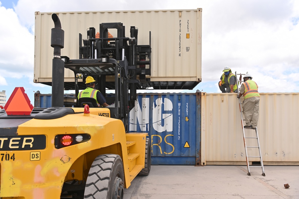 NAVSUP FLC Pearl Harbor Ocean Terminal Performs Wake Island Barge Support Onload