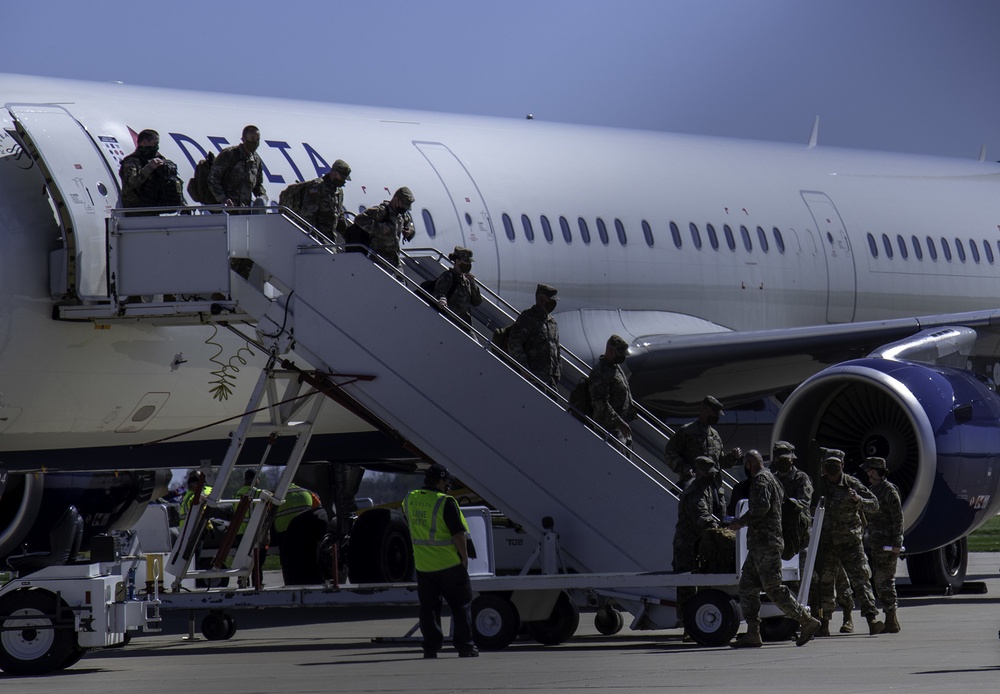 Illinois Army National Guard Soldiers Return From Ukraine