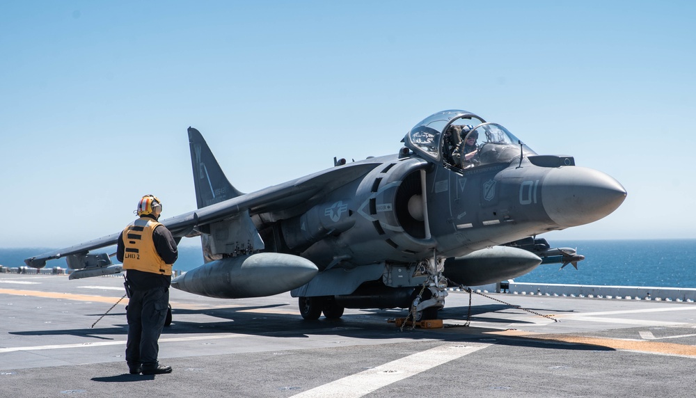 11th MEU Conducts Harrier Flight Operations aboard USS Essex