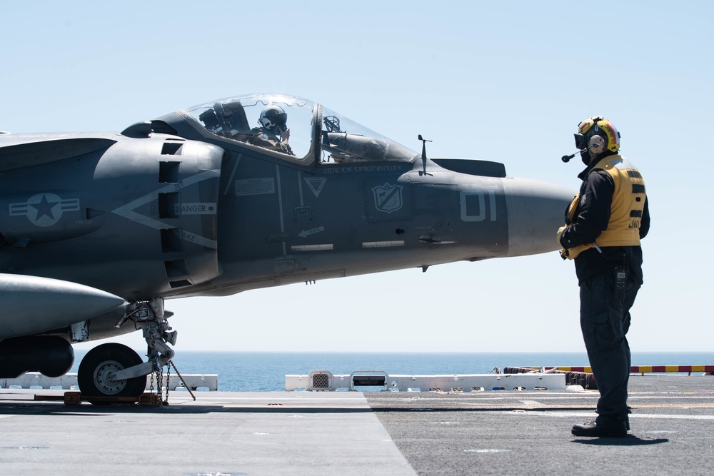 11th MEU Conducts Harrier Flight Operations aboard USS Essex