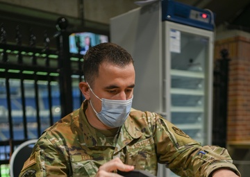 U.S. Airmen assist vaccination center in Detroit
