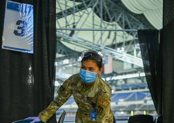 U.S. Airmen assist vaccination center in Detroit