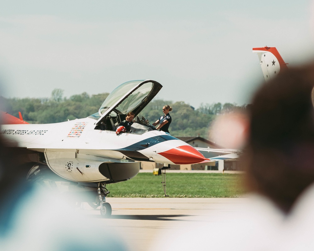 Civilians observe the U.S. Air Force Thunderbirds