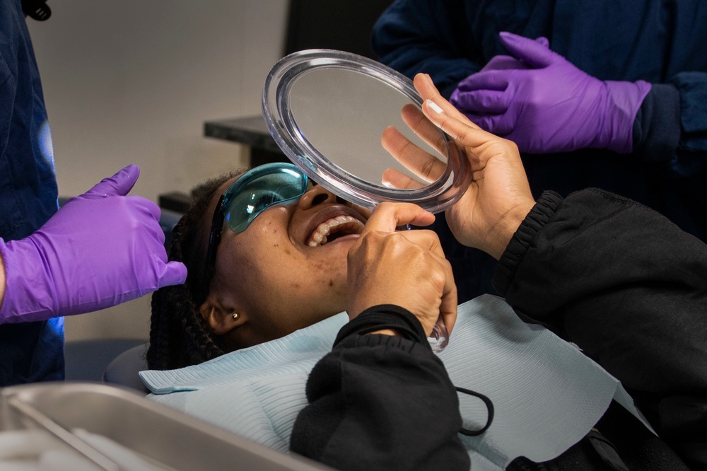 Blue Ridge Sailor Receives Dental Care