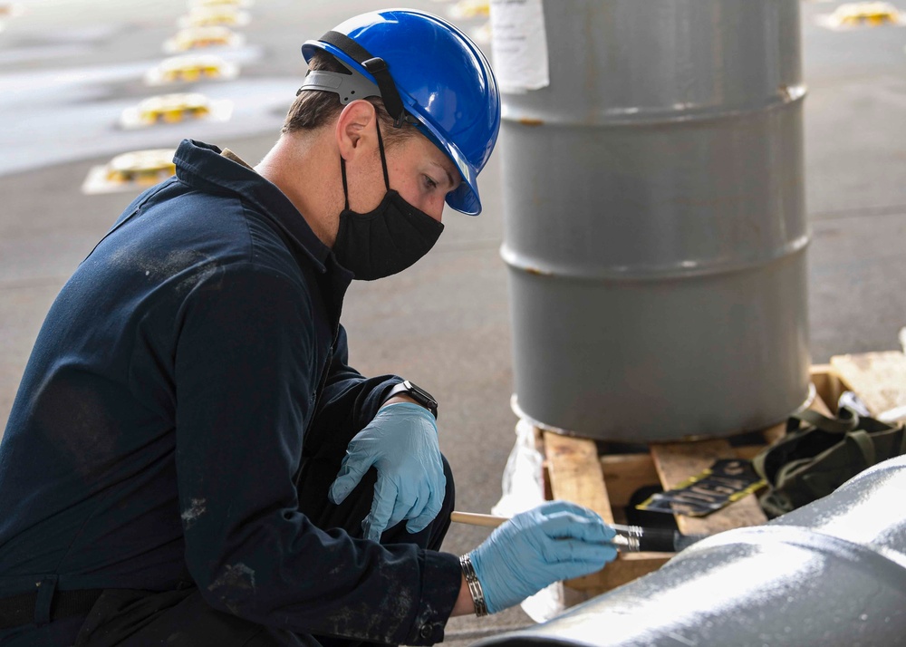 USS Hershel &quot;Woody&quot; Williams maintenance in Croatia