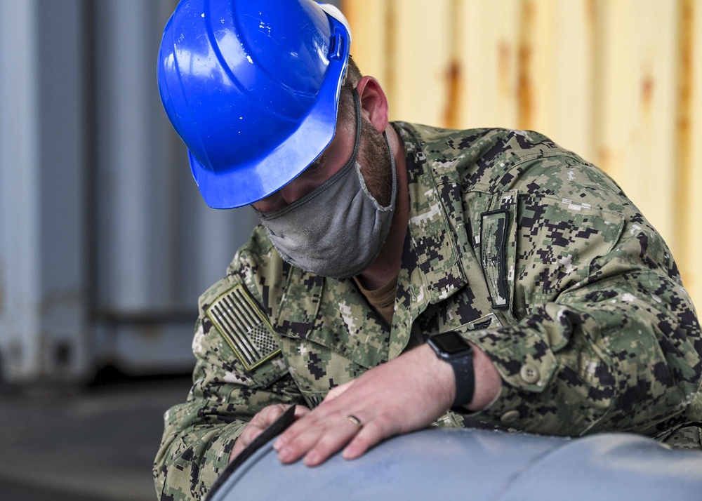 USS Hershel &quot;Woody&quot; Williams maintenance in Croatia
