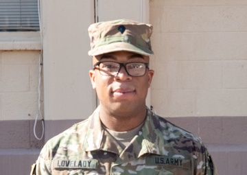 Cape Girardeau, Missouri native and 647th Regional Support Group (Forward) Soldier re-enlists in the United States Army Reserve