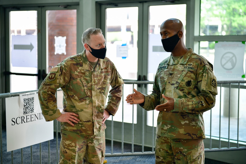 15th Air Force Command Chief visits St. Louis, Community Vaccination Center