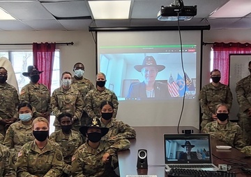 Fort Hood Soldiers mentored by female general