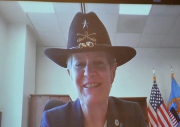 Fort Hood Soldiers mentored by female general