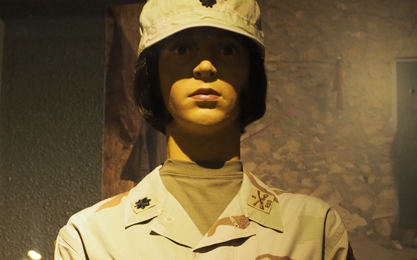 Fort Hood Soldiers mentored by female general