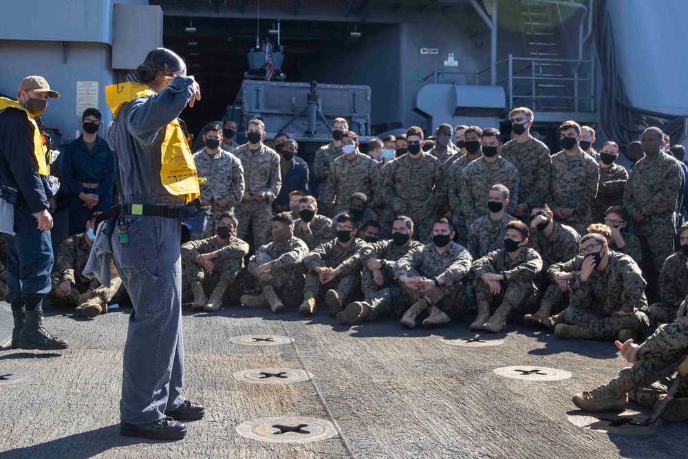 11th MEU Marines participate in abandoned ship class