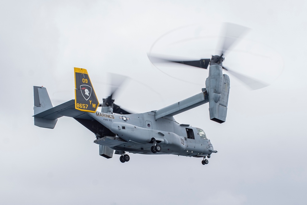 11th MEU forward command element takes off from the USS Essex